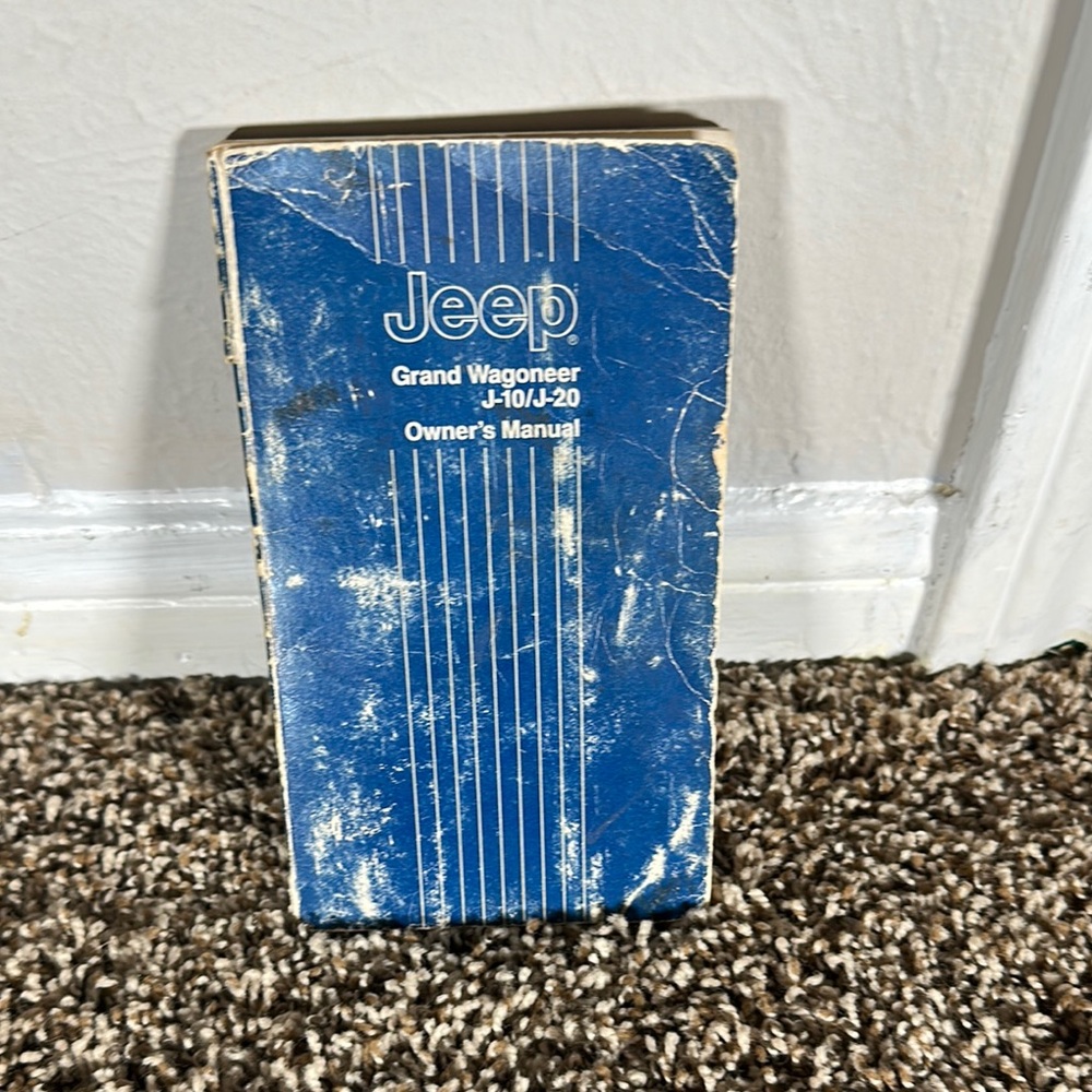 Jeep Grand Wagoneer Blue Owner's Manual